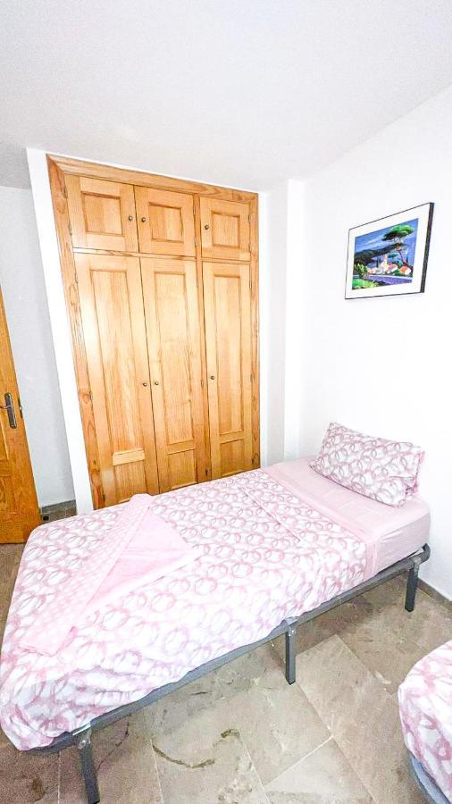 Huelin Beach Suite Aeropuerto マラガ エクステリア 写真